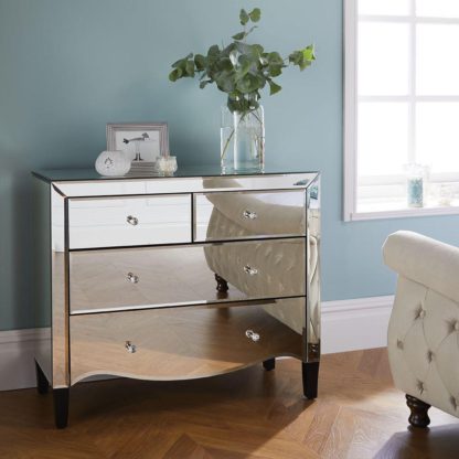 e2d2cc00eb56f90006f3b75ce0a05ba4b2f6e0085b947169d4a192acab86f16b.jpg An Image of Palermo Mirrored 2 + 2 Drawer Chest