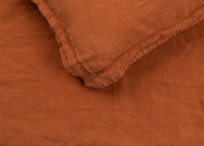 40241d3fc587470daff1b1badcd5e04dc2127c8c390253733e8967932584988d.jpg An Image of Heal's Washed Linen Cinnamon Duvet Cover Double