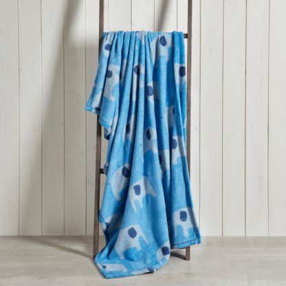 2df023b924ae95740b8e42b3b1c3127bd29699f21cf64380377f749c293bc864-1.jpg An Image of Elephant Fleece Blanket Light Blue