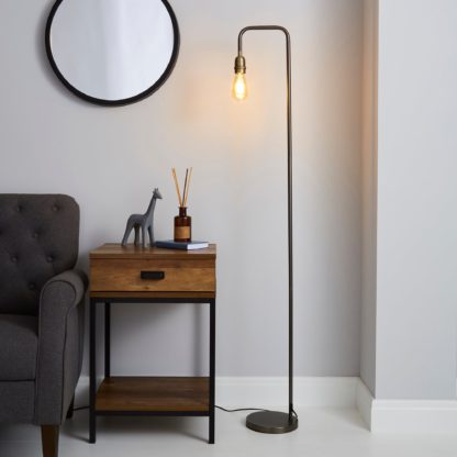 61301972460b4f57e42ce74a301d6d6fa1c54f0dfb43b96548115846f21aaace-1.jpg An Image of Marsden Industrial Floor Lamp Nickle (Black)
