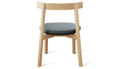 6307bab166d72480863e3e2a1a33a97f851ae8955384a6672d65fab3f35849d4.jpg An Image of Case Oki-Nami Chair Oak