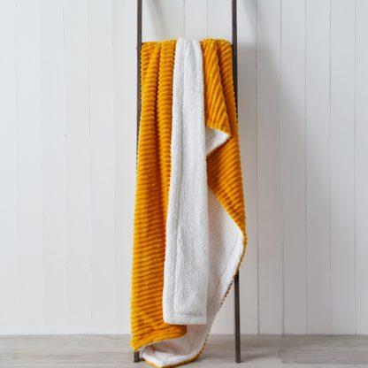 65978f07af665faaa098621ab006007256cc65ccc4e164cd5bf4197b14f9550a-1.jpg An Image of Jumbo Cord Sherpa 130cm x 180cm Throw Grey