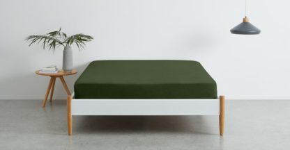 aeab931fcb2ccf98c7991b2108fada08e02c669c52cecce821bbf3ce791182a2.jpg An Image of Brisa 100% Linen Fitted Sheet, Double, Moss Green