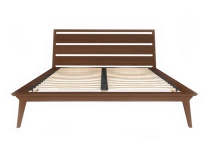 b2c4ebe118a16e7c332629554a586faa75c3061d00029077256dfde210f11cca.jpg An Image of Case Valentine Bed Super King Oak