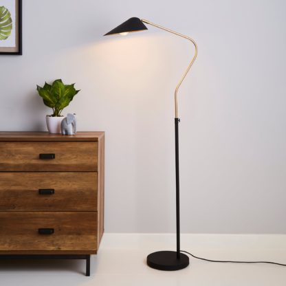 f270730313cb85ccba5b76f353c39f0f68878718fdb342c07d067be2415239bf.jpg An Image of Savona Floor Lamp Black Black
