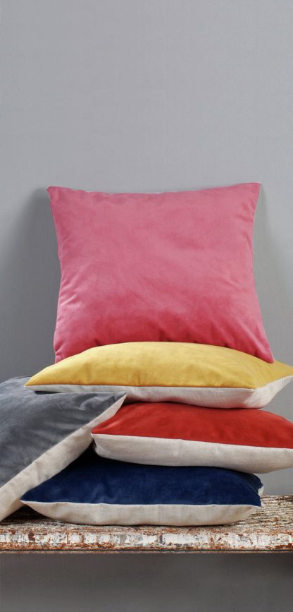 8e68f41863aa70f4b086e4625f87068f57a703aa92be5a931c17c6e790031bfd.jpg An Image of Argos Home Matt Velvet Cushion - Blush Pink