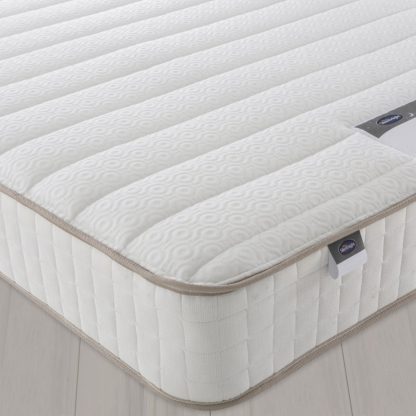 c418e868cc124b9ed92ba373aae360f5cb1da60c7a7a80cde13d7375ddc88403.jpg An Image of Silentnight Bingley 800 Pocket Mattress - Double