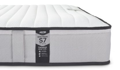 cbb3ea647a9e21b6aafbbf94f3afc2b77da5fe5e6d75c4fac0c22cccbc325bc2.jpg An Image of Jay-Be Benchmark S7 Tri-brid Eco Friendly King Mattress