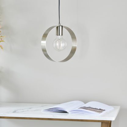43a1e64fbb1c8aa87b7d95e07ca3a2e71b03249b916920016aff4d2002f8de38.jpg An Image of Circ Pendant Fitting Brass