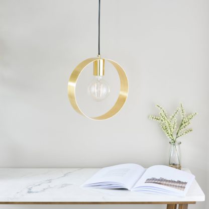 5972ce1b876372101ae74137390fdbc31aac260a6b3303994a534573d131fbf0.jpg An Image of Circ Pendant Fitting Brass
