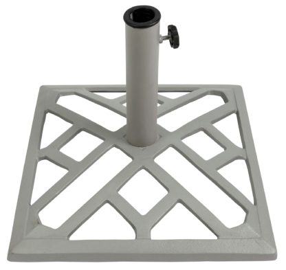 330f195304d5e71aca9d43a84f18833eef48f321612dbb313c71472b3e2150a9.jpg An Image of Argos Home Cast Iron Parasol Base