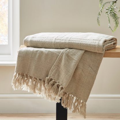 0c2278c4c5d76aa5f0e2ca382a1126907f0fcb5084fda84aba7191060ffe46a5.jpg An Image of Natural Cotton Check Throw Natural