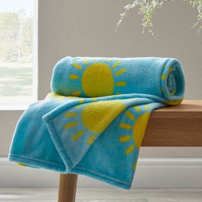 87d5a66739bf7492da724ad26dea6dbe0f2c7f024697897cfda38da46faa8c13.jpg An Image of Sunshine Fleece Blanket Light Blue