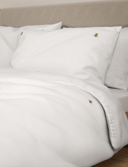 f2adcb4ce089419024487358ee6d056dc9f184c7f47811c3798026fdb0a9548f-4.jpg An Image of M&S Pure Cotton Bee Embroidered Bedding Set