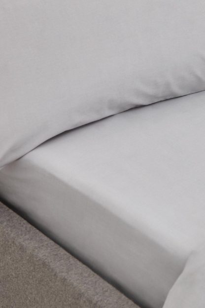 f5153ea29772c788f5df598ec3759854a1ce0c87e65fd1e25fbde95a9a345f40.jpg An Image of 200tc Organic Cotton King Fitted Sheet