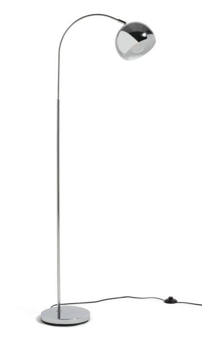 03cca441ed1f21b520e29574376f4089efd118bdc1de2c5536047b3242c9452c.jpg An Image of Argos Home Curva Floor Lamp - Chrome
