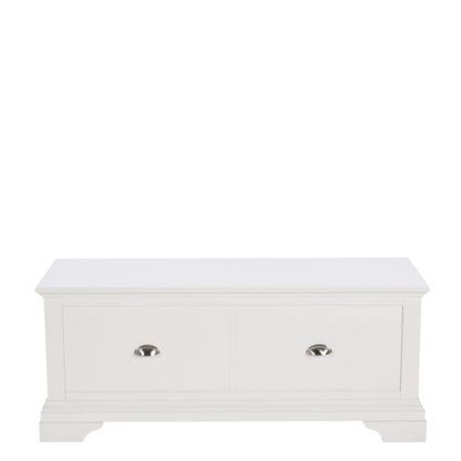 23ff6d9b19fb70d0fe2f2c995ce8d8a45a396383802b59b35cd78b21167f95e7.jpg An Image of Carrington Blanket Box, White