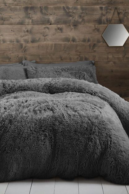 7fd74bc6db4eff4d7b61bed629427ebce04bc43831c0c54e66723bcbc7e36515.jpg An Image of Cuddly King Duvet Set