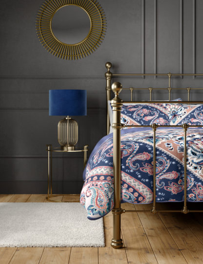 9a3efb91310b6d4bf117b95577014c6f8c294c56277ddb3bb181ef40e9b4d4a0.jpg An Image of M&S Pure Cotton Paisley Bedding Set