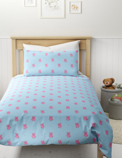 afcbe323d10ffebef8e193c4228e7b3bbee81803474d33d4eb8f2dba856d008f.jpg An Image of M&S Cotton Mix Percy Pig™ Bedding Set