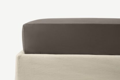 b6cb3b390b9cfb8c39aa44083c19ba24c18bcaa0e3c1e64cefd325305aec291f-1.jpg An Image of Zana 100% Organic Cotton Stonewashed Fitted Sheet, King, Anthracite Grey