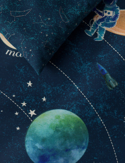 bc23b69dc547d51a9429bf39b9ec6d95837e710c3bbb7bc4522d8a0b758c8013-2.jpg An Image of M&S Pure Cotton Space Bedding Set