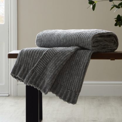 e3cbca4cd8401c1b97409acab8bd91b668c5abb83a256977cab55b6bbe2957d4.jpg An Image of Crystal Chenille Throw White