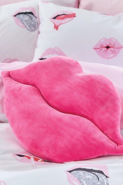 f6516d5d1a6b195f6ed0a3cf88a1c17db1095209bb402b7830d24dcd2a6dab50.jpg An Image of Read My Lips Cushion