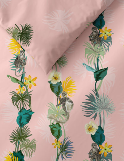 3e97facb64fee05d80b767271bdf15bb95329e56440ae74840a59fcab2c751f0.jpg An Image of M&S Cotton Rich Tropical Vine Bedding Set
