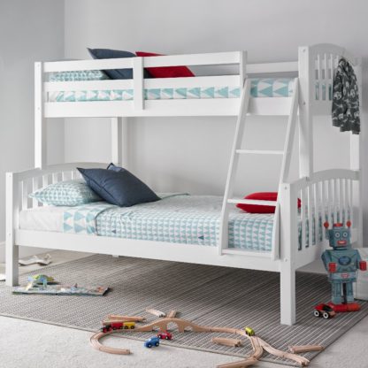 70ea205020c314f20301eb45f1663e229dc38f9895b69bc0d2c6aa5349aadd9d.jpg An Image of American White Wooden Triple Sleeper Bunk Bed Frame - 3ft Single Top and 4ft Small Double Bottom