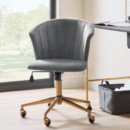 a2c58f66a1de3d53aea0ac75ec632f8b5d1e927f5085a1cb80dde3404d65b37a.jpg An Image of Kendall Velvet Office Chair Bottle (Green)