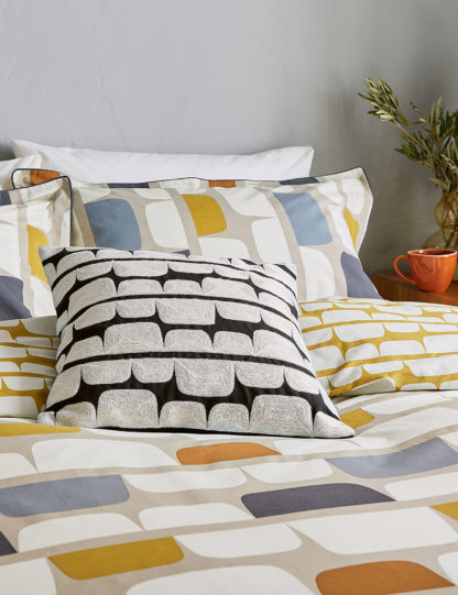 18f6a7b3640d5dfa3e87ad5647dca2552503809a9a2490ebdf68f5e9ef43dda9-2.jpg An Image of M&S Scion Pure Cotton Kivi Bedding Set