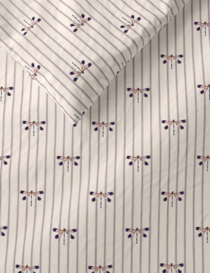 889deb2c221d8ecf871afe20528906e18792adda1e5b65683ff3d9557593c152-3.jpg An Image of M&S Cotton Rich Striped Bedding Set