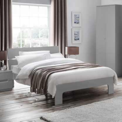 c1f23c36364b67f11ed599d18203a29f7d3374fb0c5bcd64395ab089544638c1.jpg An Image of Manhattan Grey Wooden Bed Frame - 4ft6 Double