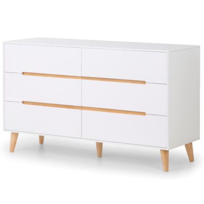 cea04d7442d573786d0593d515b67eb31115d05166573dfdbfea35612e3187e2.jpg An Image of Alicia White and Oak 6 Drawer Wide Wooden Chest