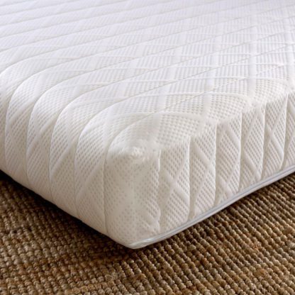 d20aae9bc5dd0dbd0bb2e6f59c3d41a434a1670fccf6f21f3a70a3d2bdaa84ab-4.jpg An Image of Flex 1000 Reflex Foam Orthopaedic Mattress - 4ft Small Double (120 x 190 cm)