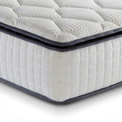 fe7bbd688babd2af0470554b65a47a601401f5b4d9db688ebf1714b1e2d37e4f-2.jpg An Image of SleepSoul Bliss 800 Pocket Spring and Memory Foam Pillowtop Mattress - 4ft Small Double (120 x 190 cm)