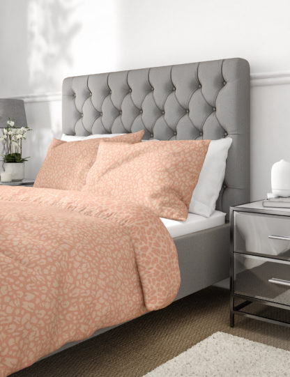 00b95f1a2d550f8dfb4c9e9bbcb26fe1428a26fc7f8db27efe256ff818aeae94-3.jpg An Image of M&S Cotton Blend Leopard Bedding Set
