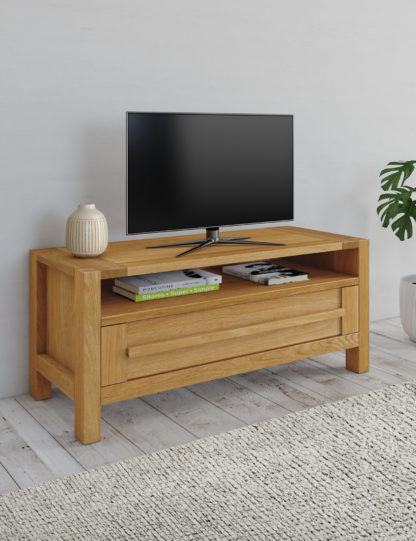 05e3afdea8b60520c7f76feb732afc989e5308266f515ab94bd9b1cfbba3ba2d.jpg An Image of M&S Sonoma™ TV Unit