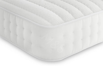 55d48703ebe5b2e041765158803cc52a243214bc4eae0878e0c443d912518c7e-1.jpg An Image of M&S Memory Foam 750 Pocket Spring Firm Mattress