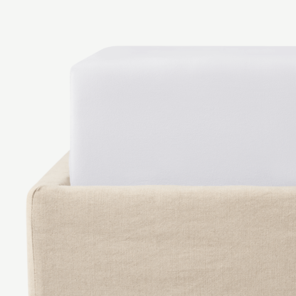 5602cf02af7775c0557d39b71be3afcc5542f6754be77fca9064b828d86d6e7f.png An Image of Alexia 100% Stonewashed Cotton Fitted Sheet Double, White