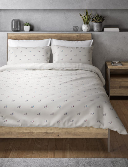 670e15610aae7bc7a68f6ace1e8056b05c94203a62dc6b50c9b6f07c8b6596ee.jpg An Image of M&S Margo Sausage Dog Bedding Set