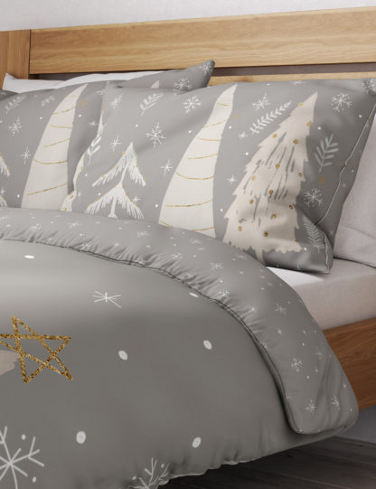 78b45fbcf89f620ce129d0f00ee695d2d390c9fcb667209d0dc614d1b1177e9d-2.jpg An Image of M&S Cotton Rich Winter Stag Bedding Set