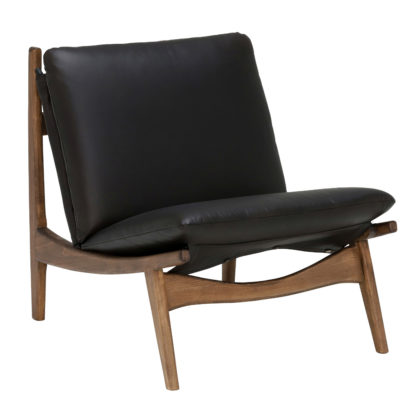 9cd9c7e4b4df8ff49215be0dfdb32f0fe67e9a1d372f70e6693a4f3d6590f9ef.jpg An Image of Arbor Leather Club Chair