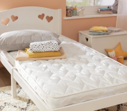 a3b13322fdcf4bcd24ca1638b76422b004d293369be0abbd899fb8ff83b964a5.jpg An Image of Argos Home Elliott Comfort Anti Allergy Kids Mattress