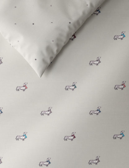 c7fc8b1477df8bf6dc0884de653642cce12eb0666afdadf560ec09f7562d2f27-4.jpg An Image of M&S Margo Sausage Dog Bedding Set