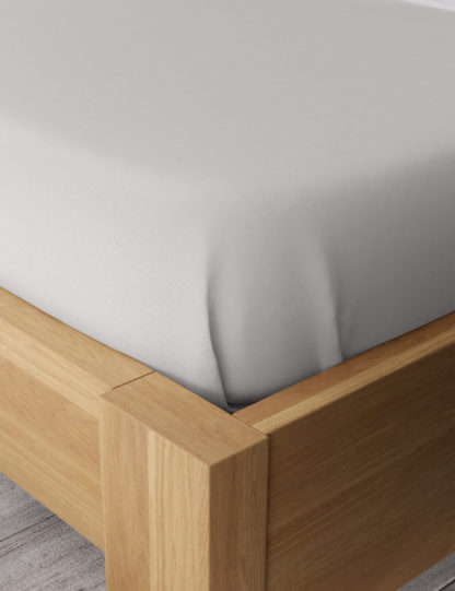 da0ebf8f0ab048650391c659c7a1095f03fad8a2b31955688e4c635eb23c1da7.jpg An Image of M&S Comfortably Cool Flat Sheet