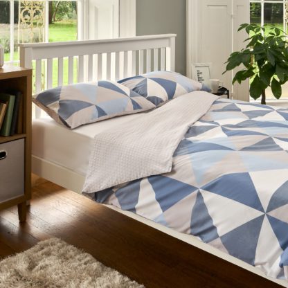 090d409574ea1855a571a37de66a1fd036ac5500626db3b99e21e1faf9174092.jpg An Image of The Willow Manor Easy Care Percale King Duvet Set Metro Stripe - Denim