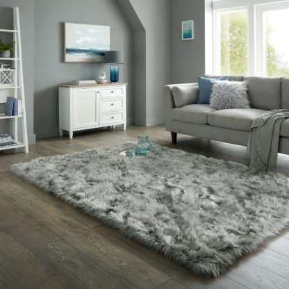 4b388555cc60b702148aeed0e1017a537e22fa7c488db22cd218e95f4471957a.jpg An Image of Faux Sheepskin Rug Cream