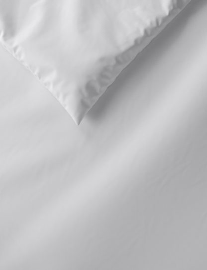 4c22b66a3bfd9cf21f7f7a6d72e287f2f13b8bce47b674f4fc834560775ca5b4-2.jpg An Image of M&S Dreamskin® Pure Cotton Duvet Cover